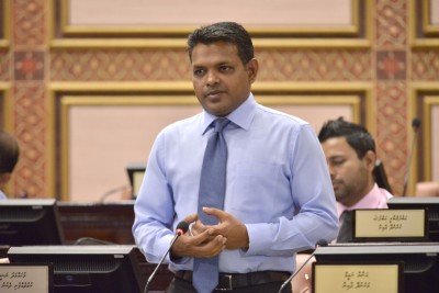 ޕާޓީ ބަދަލު ކުރުމުން ގޮނޑި ގެއްލުވާލުމާ ދެކޮޅު ހައްދަވައި މެމްބަރު ނަޝީދު ހުއްޖަތް ދައްކަވައިފި