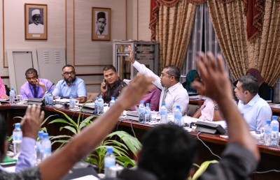 ކޮމިޓީގެ ނިންމުން ބަދަލުކޮށް ދެ ސަފީރަކަށް ރުހުން ދީފި