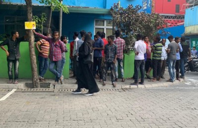 މުސާރަ ނުދޭތީ ބިދޭސީންގެ ބަޔަކު ޕޮލިހަށް