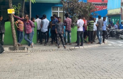 މުސާރަ ނުދޭތީ ބިދޭސީންގެ ބަޔަކު ޕޮލިހަށް