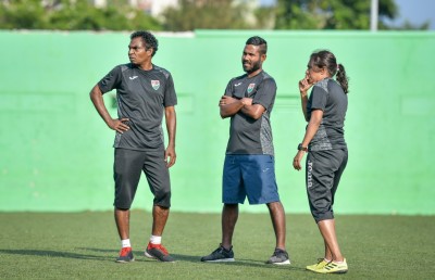 އަންހެން ފުޓްބޯޅަ ޓީމާ މެދު ކޯޗު ބޮޑު އުއްމީދެއްގައި