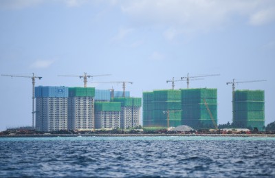 ހުޅުމާލޭގައި އިމާރާތަކުން ވެއްޓި މީހަކު މަރުވެއްޖެ