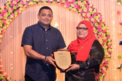 މަޝްހޫރު ލަވަކިޔުންތެރިޔާ ފާތިމަތު ރައޫފް އެންސީއޭއިން ރިޓަޔާކޮށްފި