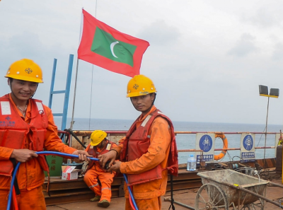 ޗައިނާގެ އެހީގައި ހާއްސަ ލޮލުގެ ކޭމްޕެއް ރާއްޖޭގައި ހިންގަނީ