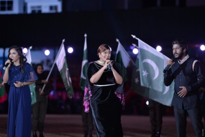 ނަވާޒު ޝަރީފަށް ހާއްސަ ލަވައަކާއެކު މިނިވަން ދުވަހުގެ ހެވިކަމާއި ކުޅިވަރުތައް ބާއްވައިފި