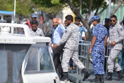 މާދަމާގެ ޖަލްސާއަށް ފާރިސް ހާޒިރުކޮށްދިނުމަށް ކަރެކްޝަންސްގައި އެދިއްޖެ
