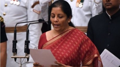 35 އަހަރު ފަހުން އިންޑިއާގައި އަންހެން ޑިފެންސް މިނިސްޓަރަކު އައްޔަންކޮށްފި