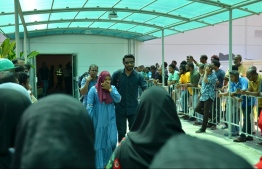 އިމަޖެންސީގައި ޖެއްސި މޯލްޑިވިއަން ފްލައިޓުގެ ކްރޫއަށް ތައުރީފު