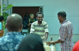 އިމަޖެންސީގައި ޖެއްސި މޯލްޑިވިއަން ފްލައިޓުގެ ކްރޫއަށް ތައުރީފު