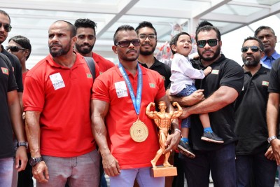 ރަންމެޑަލް ހޯދި ޝާންޓޭއަށް މާލެއިން ހޫނު މަރުހަބާއެއް ކިޔައިފި