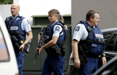 ބަޑިޖެހި މީހާ ފުރަގަހުން ހިފެހެއްޓީ ހިތްވަރުގަދަ މީހެއް