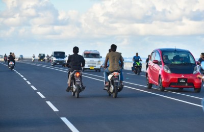 މާލޭގެ ދެ މަގެއް ފިޔަވައި ހުރިހާ މަގެއްގައި ތާރު އަޅަނީ