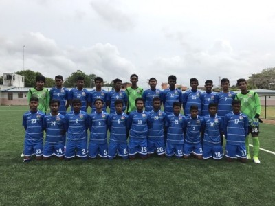 ދިވެހި ފުޓްބޯޅައިގެ ކުރިމަގު: ފޮނި ހުވަފެންތަކެއް އެކަމަކު ކުލައެއް ނެތް!