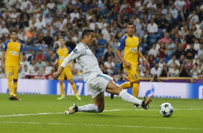 ރޮނާލްޑޯގެ ދެ ލަނޑާއެކު އަޕޮއެލް އަތުން ރެއާލަށް ފަސޭހަ މޮޅެއް