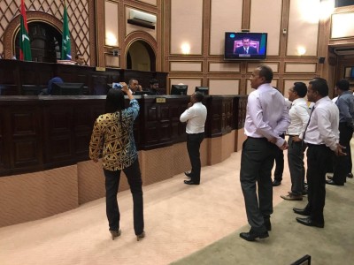 އިދިކޮޅު މެންބަރުންގެ އިހްތިޖާޖު ކުރަމުން ދަނިކޮށް ކޮމެޓީގެ ނިންމުން ފާސްކޮށްފި