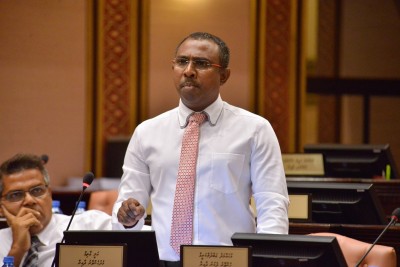 މަޖިލީހުގެ ތަޅުމުގައި ސިފައިންގެ ވާޖިބަކީ ކޮބައިކަން ސާފުކޮށްދޭން އާޒިމް އެދިވަޑައިގެންފި