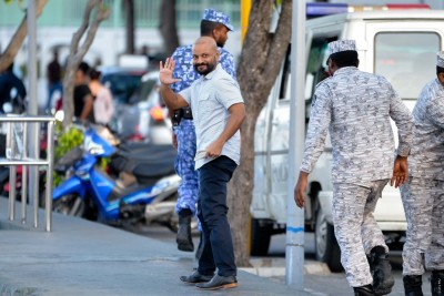 ފާރިސް އަނބުރާ މާފުށި ޖަލަށް ގެންގޮސްފި
