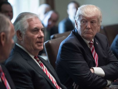 ޓްރަމްޕް، ޓިލާސަން އަށް ގޮންޖައްސަވައި ދެބޭފުޅުންގެ ''އައިކިއު'' އަޅާ ކިޔަން ވިދާޅުވެއްޖެ