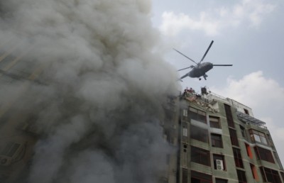 އަލިފާން ރޯވި އިމާރާތުގައި މީހުން ތާށިވީ އިމަޖެންސީ ދޮރުތައް ތަޅުލާފައި ހުރުމުން