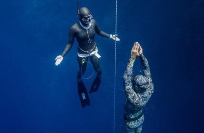 ރާއްޖޭގެ ފްރީ ޑައިވިން ސްކޫލަކަށް ދެކުނު އޭޝިއާގެ ރެކޯޑެއް!