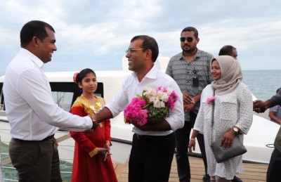 ނަޝީދު ތިނަދު އަށް ވަޑައިގަތުމުން މަރުހަބާ ވިދާޅުވީ މުޣުނީ