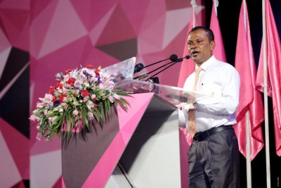 ތަރައްގީއަށް އިދިކޮޅުން އަޅާ ހުރަސް، ބޭރުގެ ފަރާތްތަކަށް އަންގަން ޖެހޭ: އާމިރު