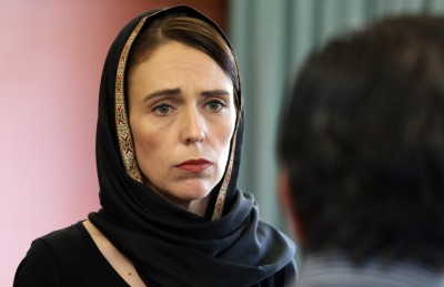 ނިއު ޒީލެންޑުގެ ބޮޑު ވަޒީރަށް ނޯބެލް ސުލްހައިގެ އިނާމު ދޭން ޕެޓިޝަނެއް