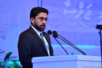 ހަތަރު އަހަރުގެ ތެރޭގައި ރައީސް ކަންކަން ކޮށްދިނީ ބޮޑެތި ގޮންޖެހުންތަކާއެކު: އަޒްލީން
