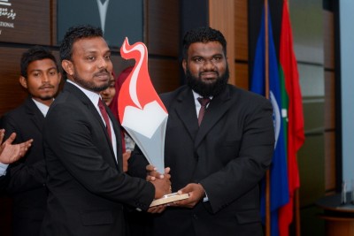 އެމްއެންޔޫއެސްޔޫގެ އައު ހިންގާ ކޮމެޓީގެ އަމާޒު: ޖަމިއްޔާ، ރާއްޖޭގެ އަސްދަނޑިން ބޭރަށް ގެންދިއުން