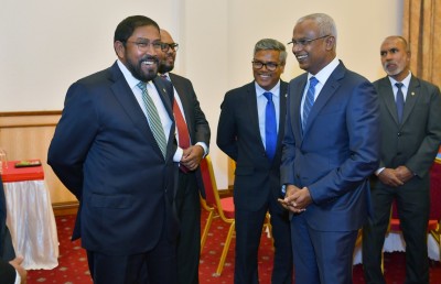 ކެމްޕެއިނަށް ނުކުންނެވުން، ރައީސަށް މަޖުބޫރުވި ހާލަތު!