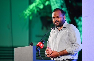 މަޖިލީހުގައި ތިބެންވީ އަލީ ހުސެއިން ފަދަ މެމްބަރުން: އަލީ ވަހީދު