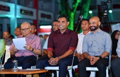ބުރަ މަސައްކަތުން ގެނައި ސަރުކާރު ދަމަހައްޓަން ވޯޓު ދިނުމަށް ނައިބު ރައީސް އެދިވަޑައިގެންފި
