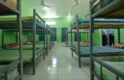 ގަވާއިދާ ހިލާފުވާ ބިދޭސީން ފޮނުވާލެވެންދެން ބައިތިއްބާނެ ސެންޓަރެއް ހުޅުވައިފި