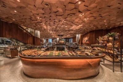 ސްޓާބަކްސްގެ އެންމެ ބޮޑު އައުޓްލެޓް ޗައިނާގެ ޝަންހާއީގައި