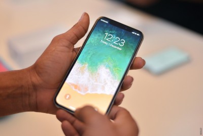 އިންނާނެ ކަމަށް ދިވެހި އަންހެން ކުއްޖަކަށް ގަނެދިން އައިފޯން ހޯދަން ކޯޓަށް