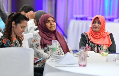 ނަފްސާނީ މައްސަލަތައް ބައްޔެއްގެ ގޮތުގައި ނުބަލާތީ ހައްގުތައް ގެއްލޭ: ފަސްޓް ލޭޑީ ފަޒްނާ