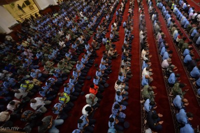 އިސްލާމްދީން ދެމެހެއްޓުމަށް ގިނަ މަސައްކަތްތަކެއް ކުރަން ޖެހޭ: ހުތުބާ