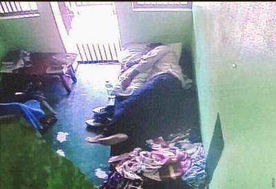 ހިރަފުސް ނާރާ ތަނަކަށް އަދީބު ބަދަލުކުރަން ޑޮކްޓަރު ލަފާ ދެއްވައިފި