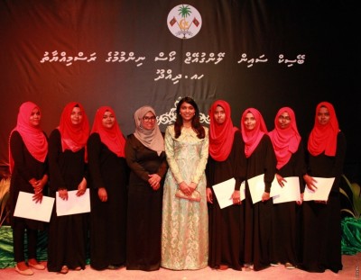 ހއ. އަތޮޅުގައި ސައިން ލޭންގުއޭޖް ޓްރެއިނިންގްއެއް ހިންގައިފި