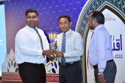 ދުބާއީ ޤުރުއާން މުބާރާތުގައި ރާއްޖެ ތަމްސީލު ކުރާނެ ފިރިހެން ހާފިޒަކު ހޯދަނީ
