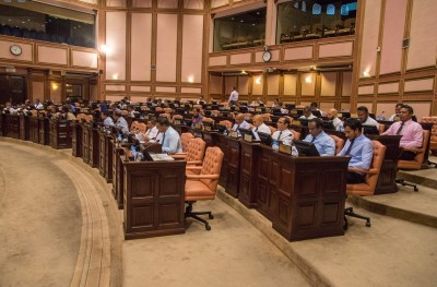 ދަނޑުވެރިކަމުގައި ޕެސްޓިސައިޑް ބޭނުންކުރުމާ ބެހޭ ބިލެއް މަޖިލިހަށް