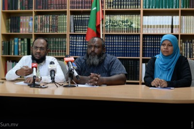 އަމިއްލައަށް ދީނީ އިލްމުވެރިންނަށް ވެގެން އުޅޭ ބަޔަކު ނުފެނޭ: ޑރ. އިޔާޒު