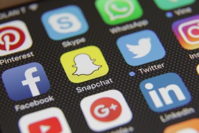 12 އަހަރުން ދަށުގެ ކުދިން ސޯޝަލް މީޑިއާ ބޭނުންކުރުން މަނާކުރަން ޖެހޭ!