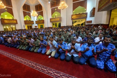 އިސްލާމްދީނާއި އޭނާއާ ދެމެދުގެ ގުޅުން ފައްކާކުރީ ﷲ ގެ ވަހްދާނިއްޔަތެވެ. 2