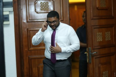 ސިޔާސީ ގޮތުން ހުންނާނީ ރައީސް ޔާމީނާއެކު، އާއިލީ ގުޅުމަށް ބަދަލެއް ނާދޭ: ޣައްސާން މައުމޫން