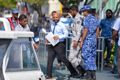 ފާރިސްގެ މައްޗަށް އުފުލާފައިވާ ރިޝްވަތު ދައުވާގެ އަޑުއެހުމެއް މާދަމާ