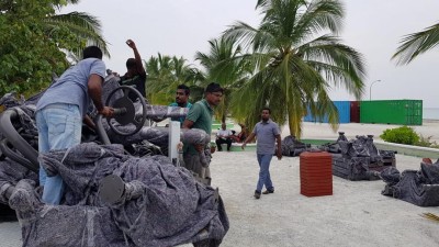 ފުނަދޫ ބަނދަރު ސަރަހައްދުގައި އައުޓް ޑޯ ޖިމެއް އަޅަނީ