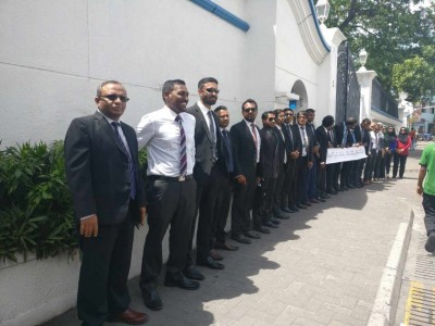 އިތުރު ތިން ވަކީލެއްގެ ސަސްޕެންޝަން އުވާލައިފި