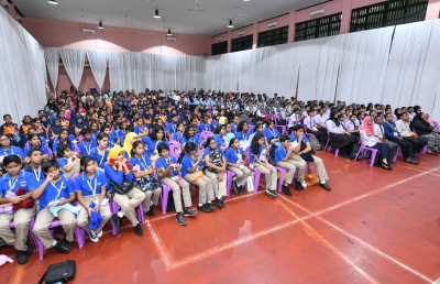 ސްކޮލާސް ކަޕްގައި ދިވެހި ދަރިވަރުންގެ އިލްމީ ހުނަރު ދައްކާލައިފި