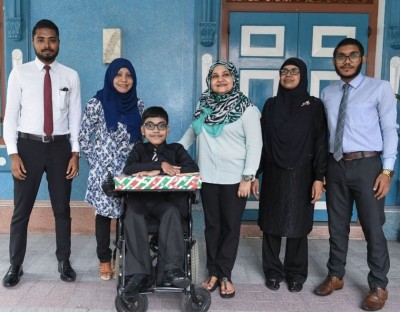 ފަސްޓްލޭޑީ، ރައިޝަންއާ ބައްދަލުކޮށް ހިތްވަރުދެއްވައިފި